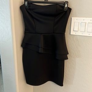 Black bodycon peplum dress